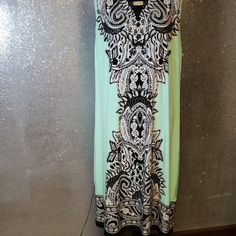 M collection 2x black,white , mint green dress